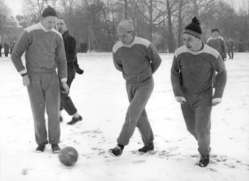 The Grail Hunt: 9 Vintage Arsenal Pieces Every American Collector Should Be Chasing